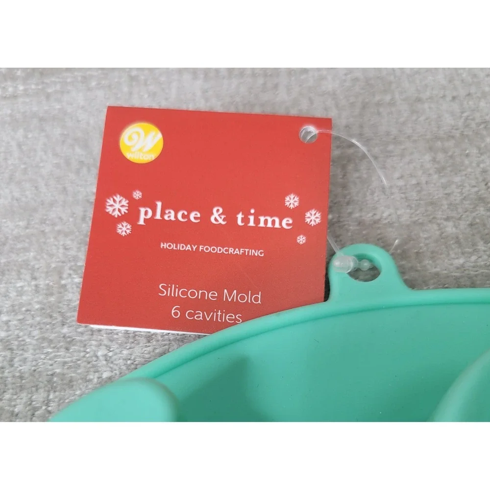 Wilton Place & Time Gingerbread Man Silicone Mold Set 2 Mint Green 6 Cavity New